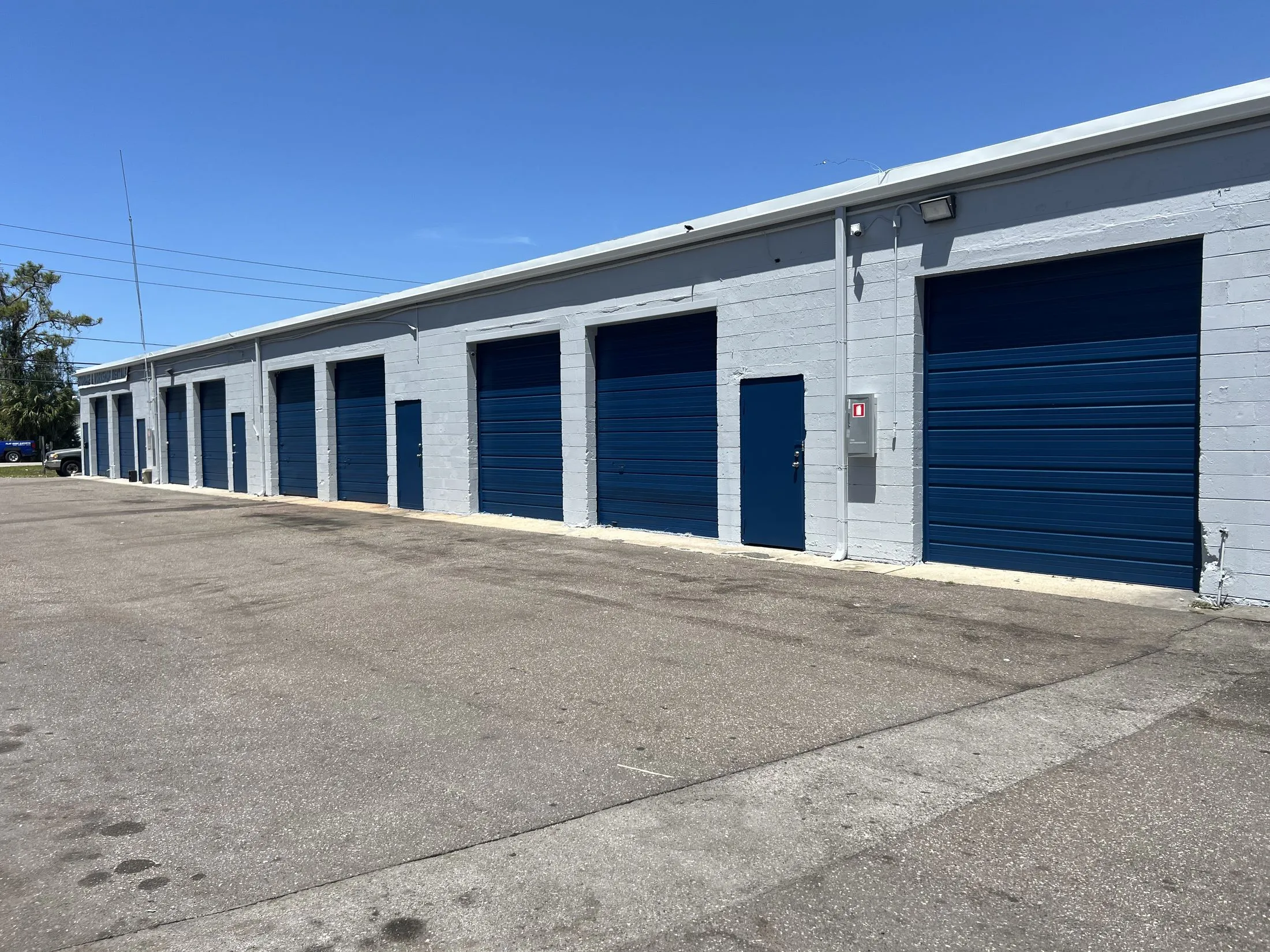 Largo Bays · Lake Ave Small Bays